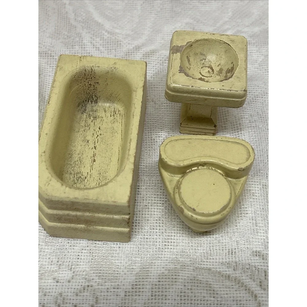 Vintage‎ 1940s Doll House Furniture Yellow Wooden Bathtub, Sink and Toilet 1:16